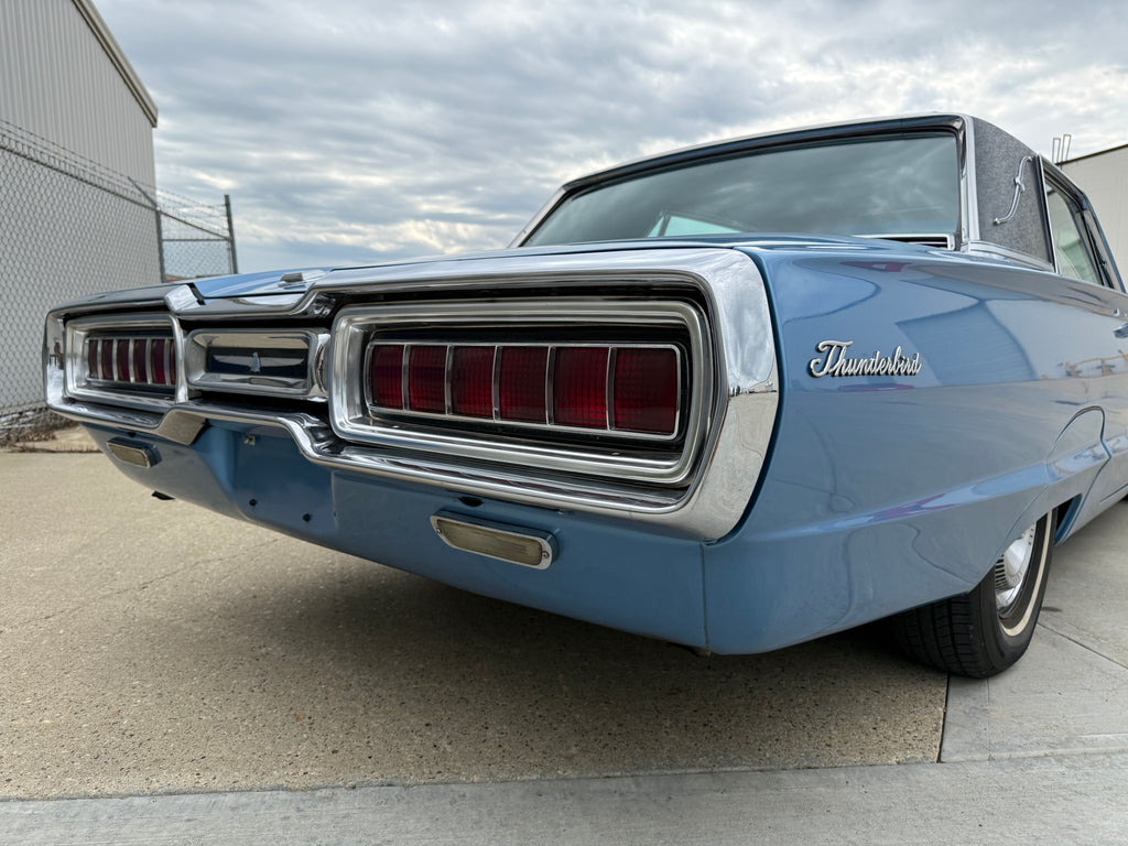 1965 Ford Thunderbird 390 CID V8