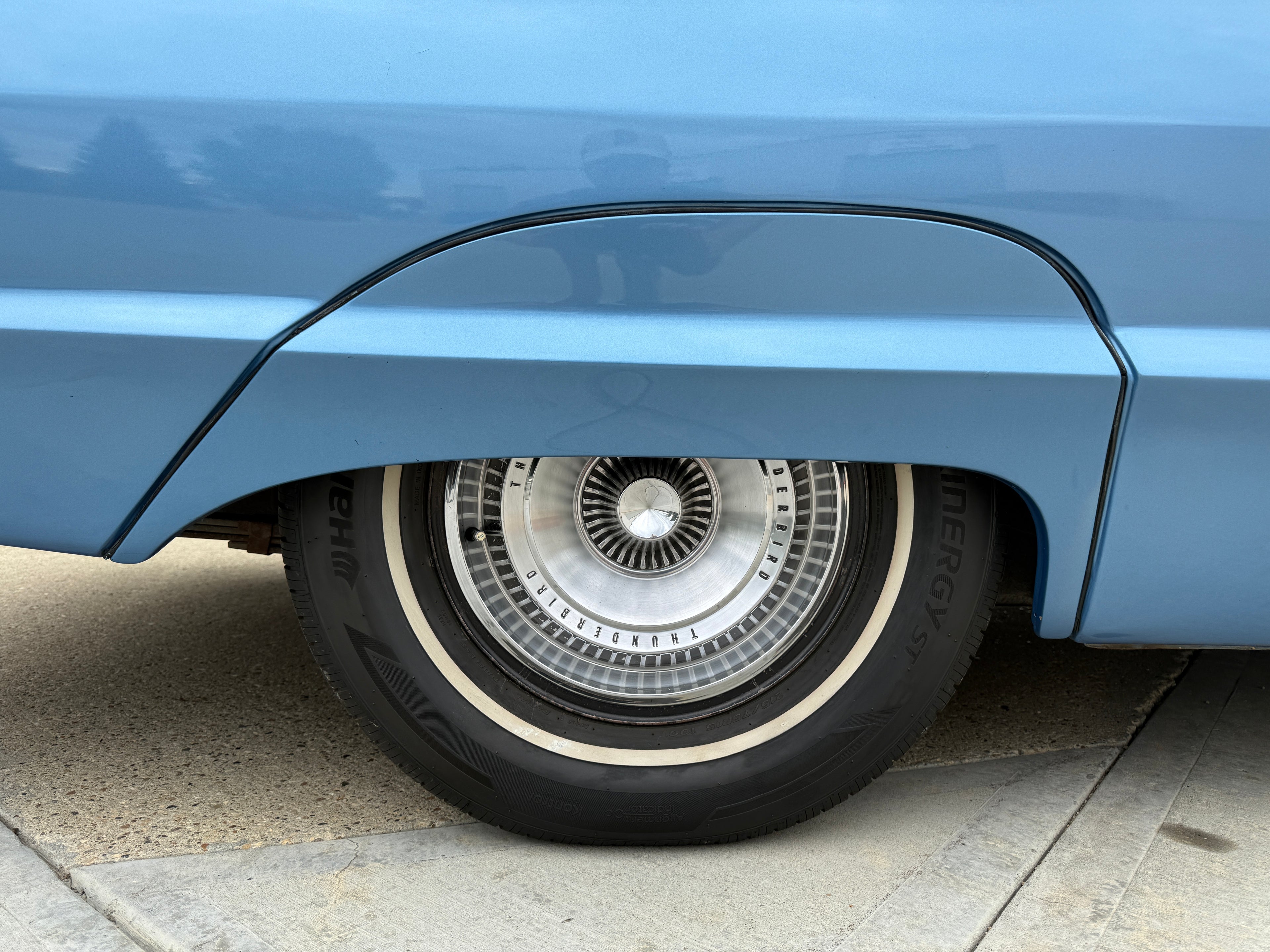 1965 Ford Thunderbird 390 CID V8