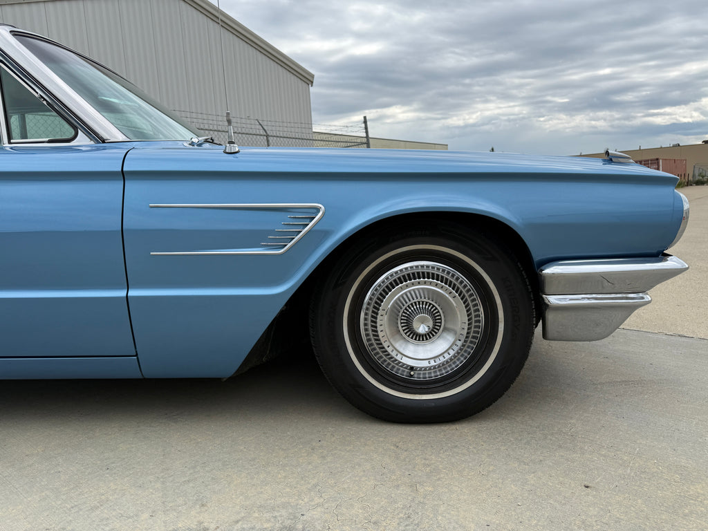 1965 Ford Thunderbird 390 CID V8