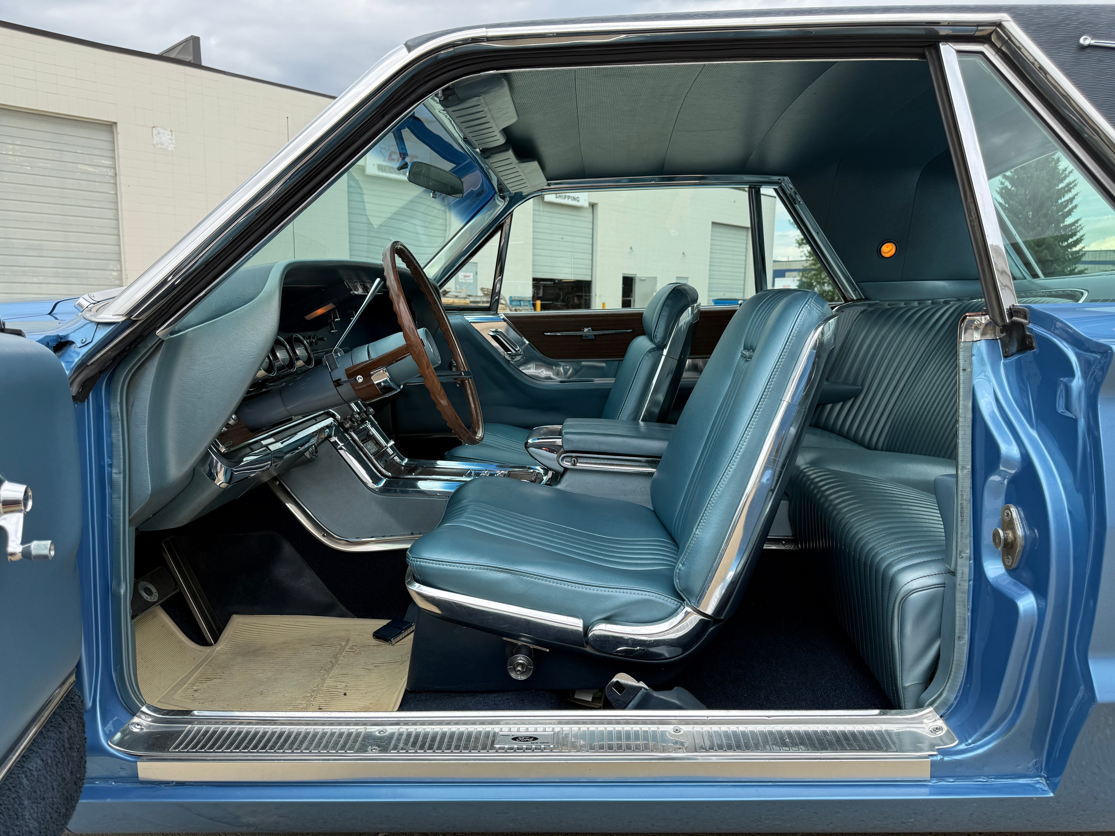 1965 Ford Thunderbird 390 CID V8