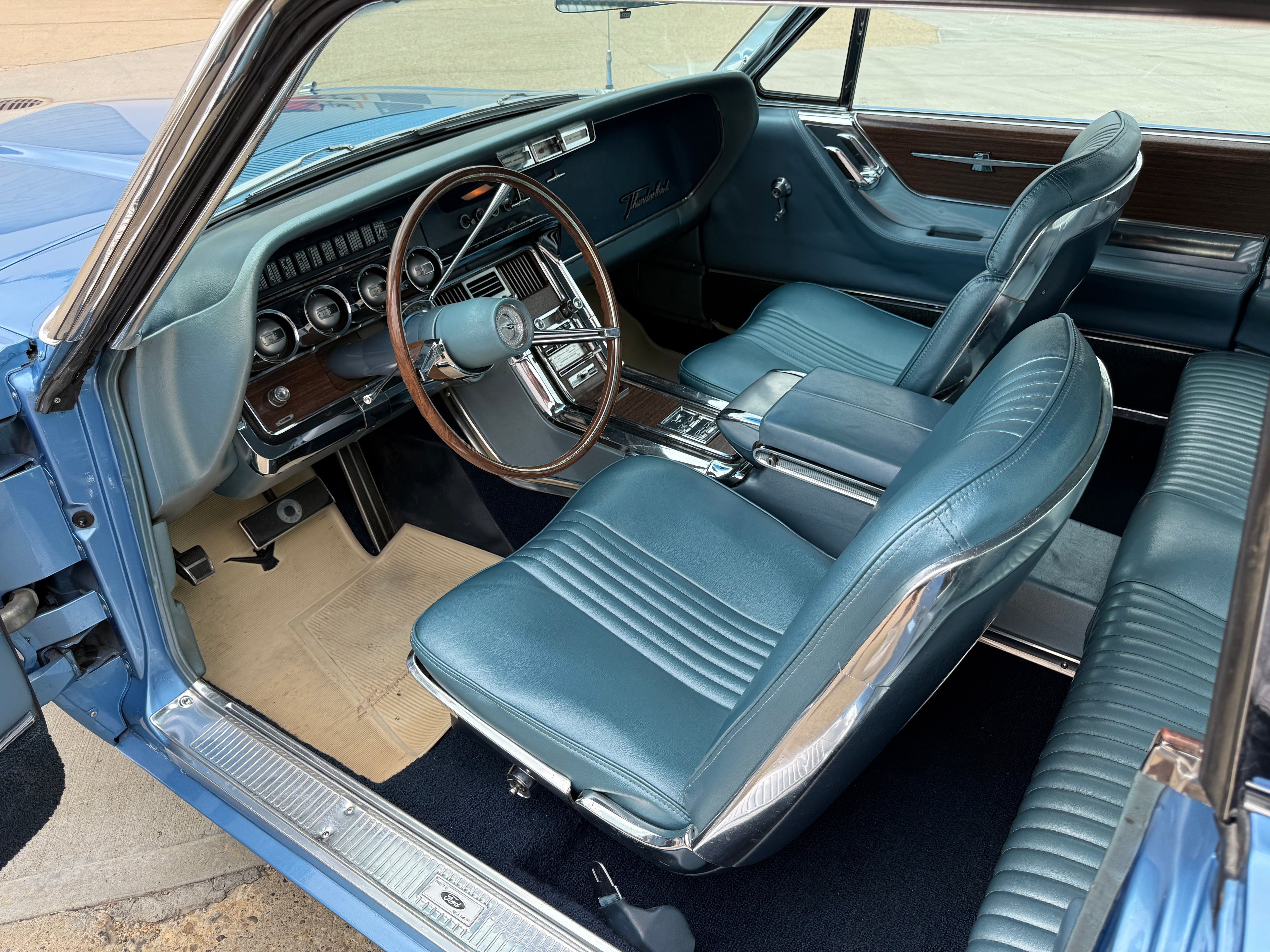 1965 Ford Thunderbird 390 CID V8