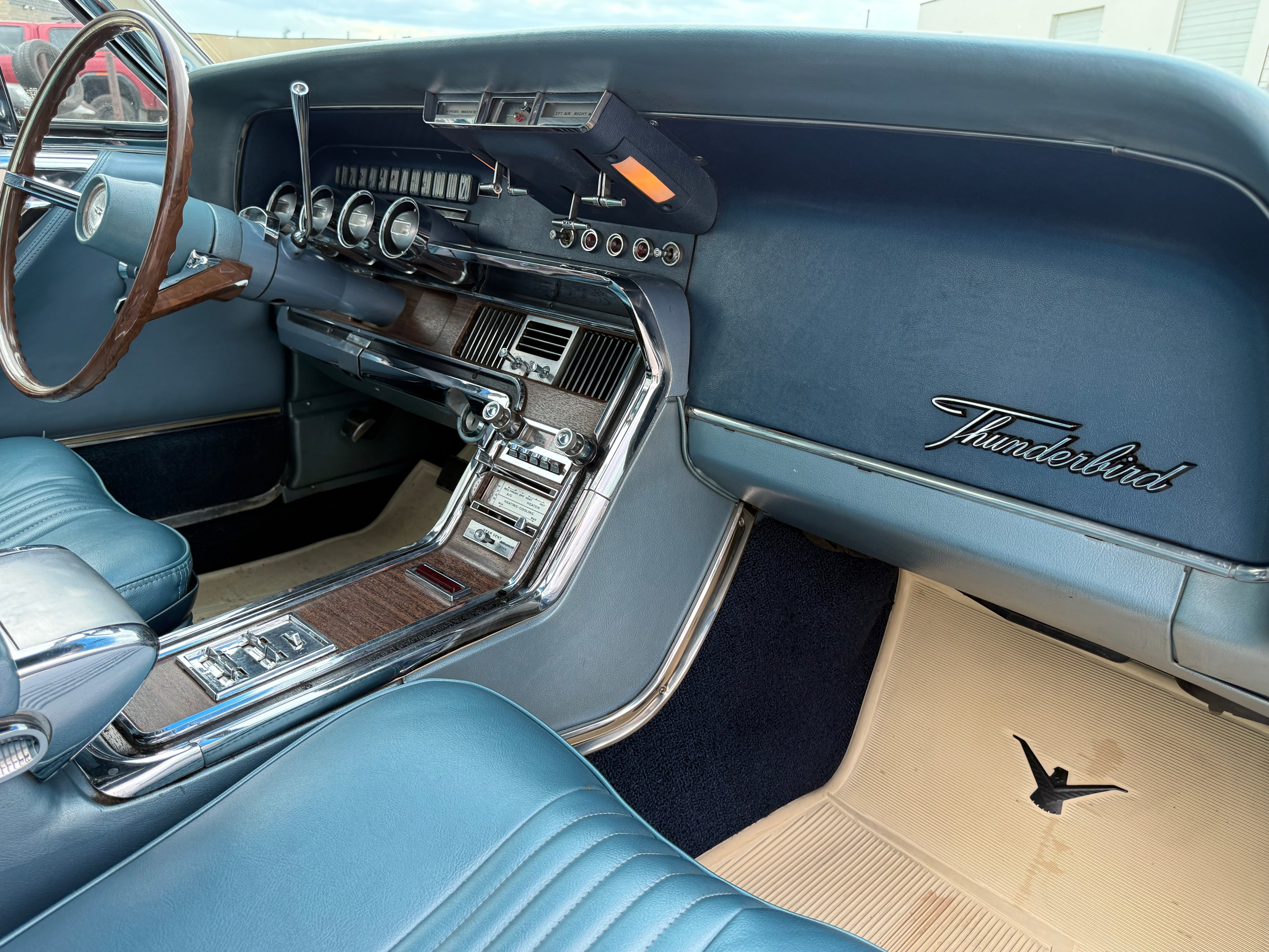 1965 Ford Thunderbird 390 CID V8