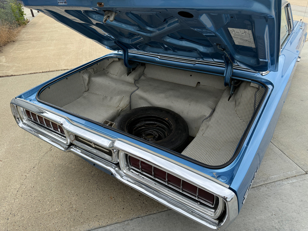 1965 Ford Thunderbird 390 CID V8