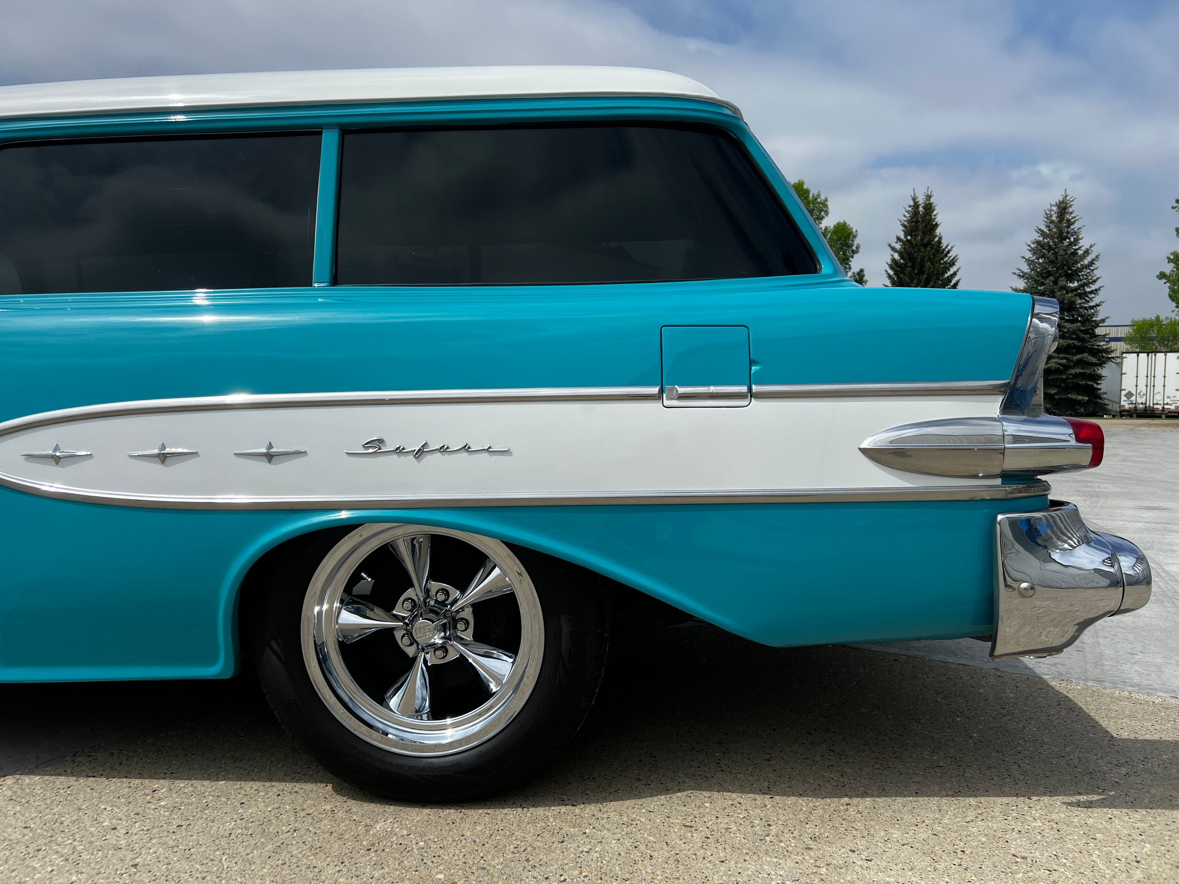 1957 Pontiac Pathfinder Safari 2DR Custom