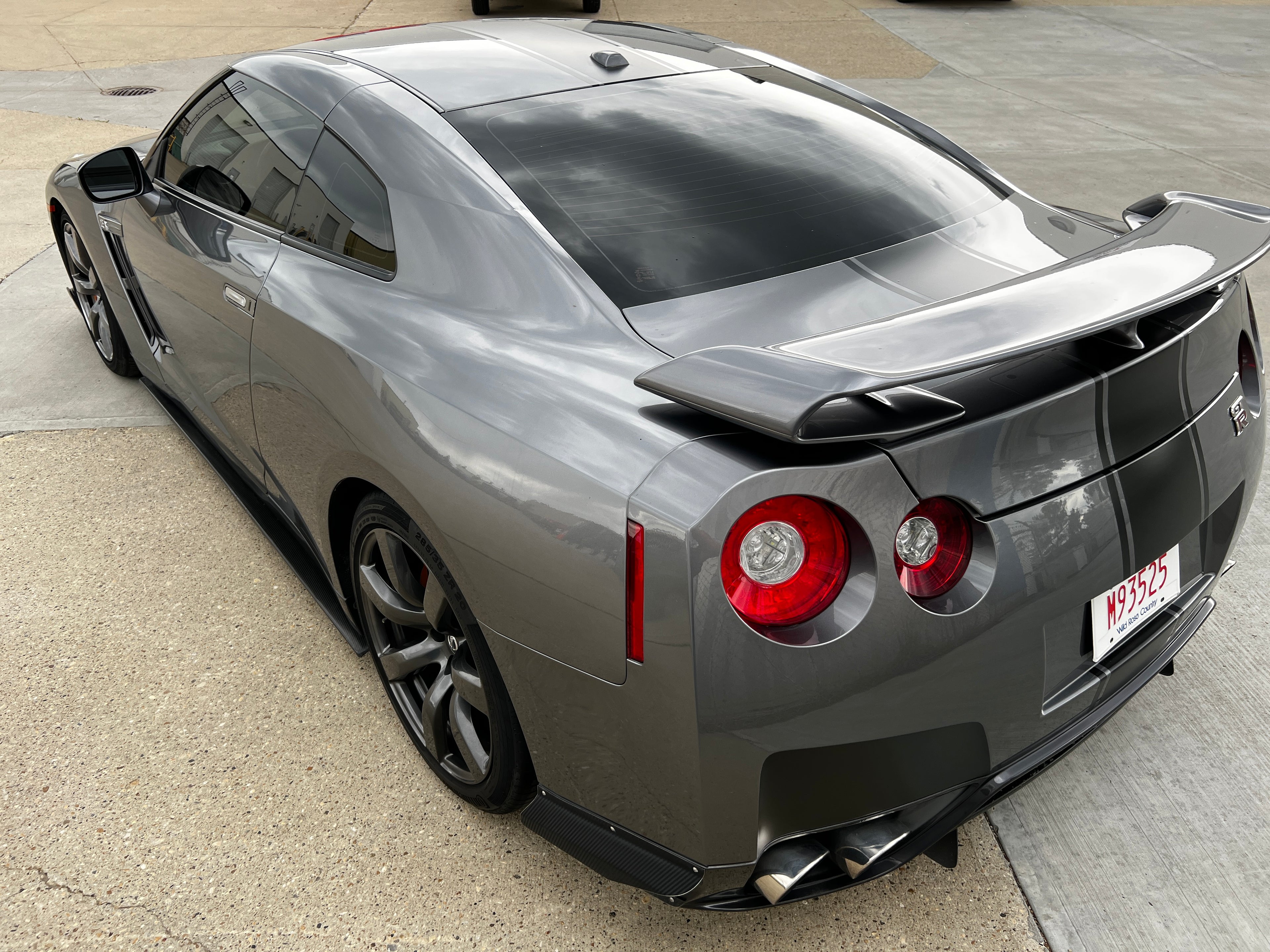2012 Nissan GTR Black Edition