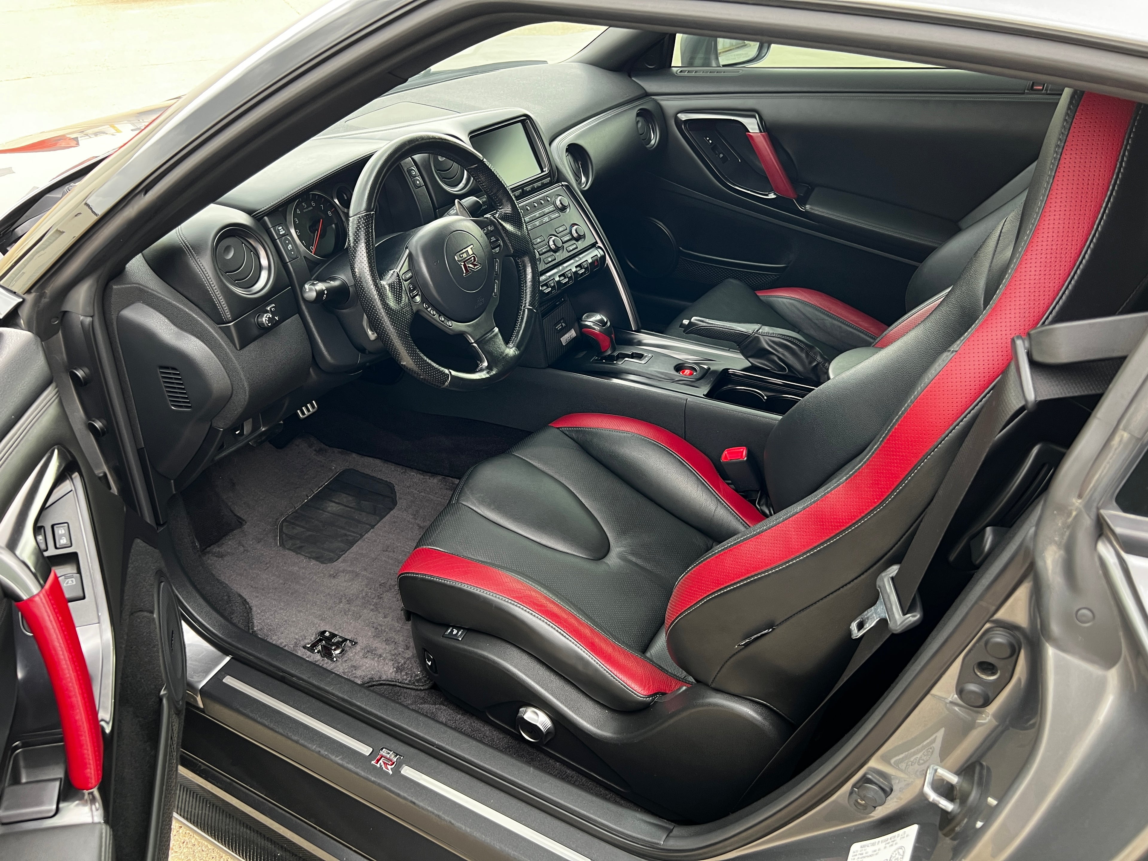2012 Nissan GTR Black Edition