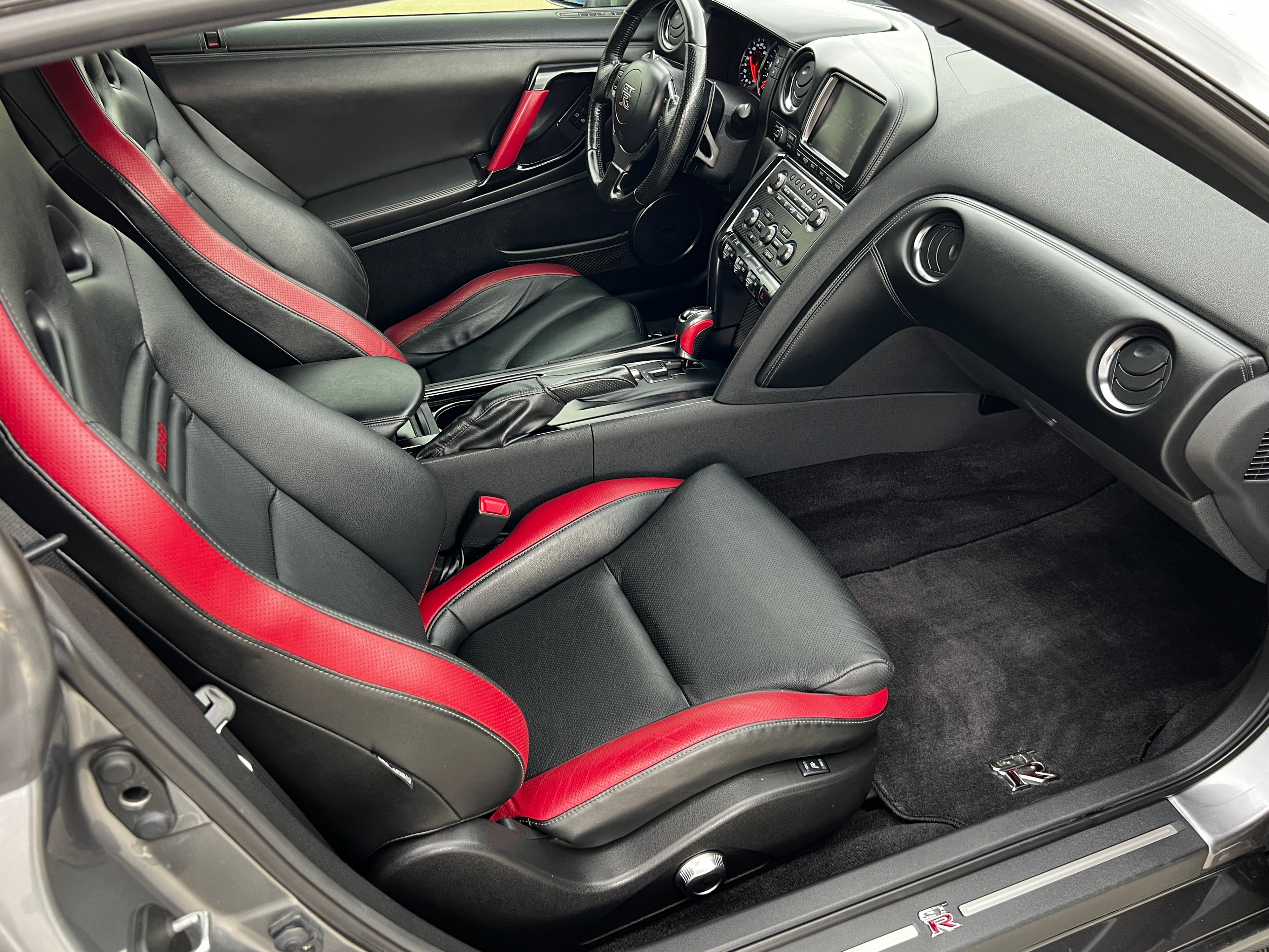 2012 Nissan GTR Black Edition