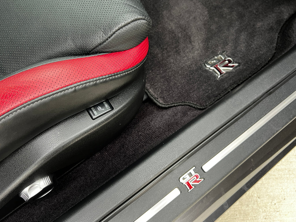 2012 Nissan GTR Black Edition